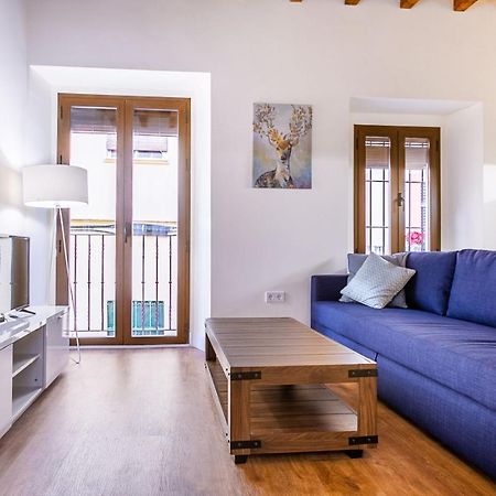 Stunning Apartment In Central Севилья Экстерьер фото