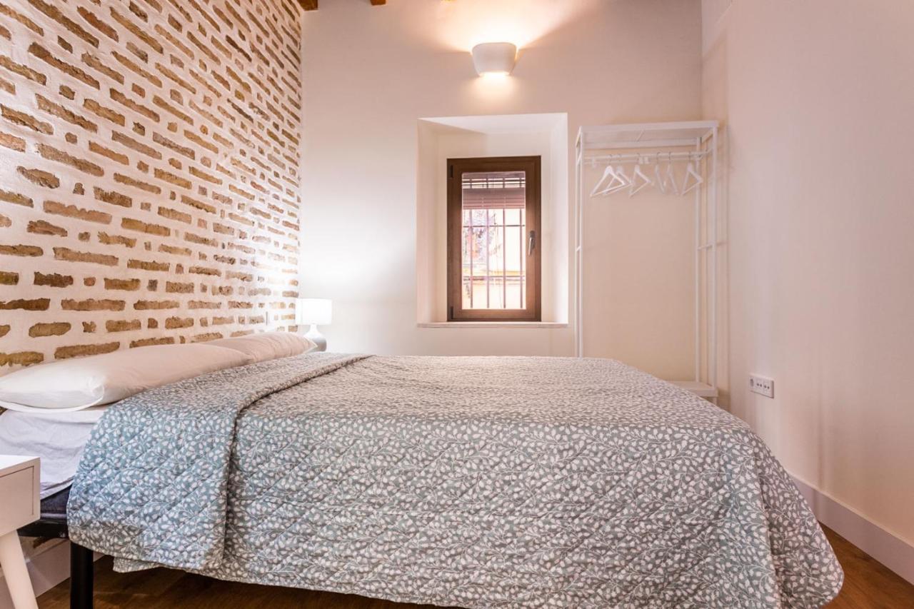 Stunning Apartment In Central Севилья Экстерьер фото