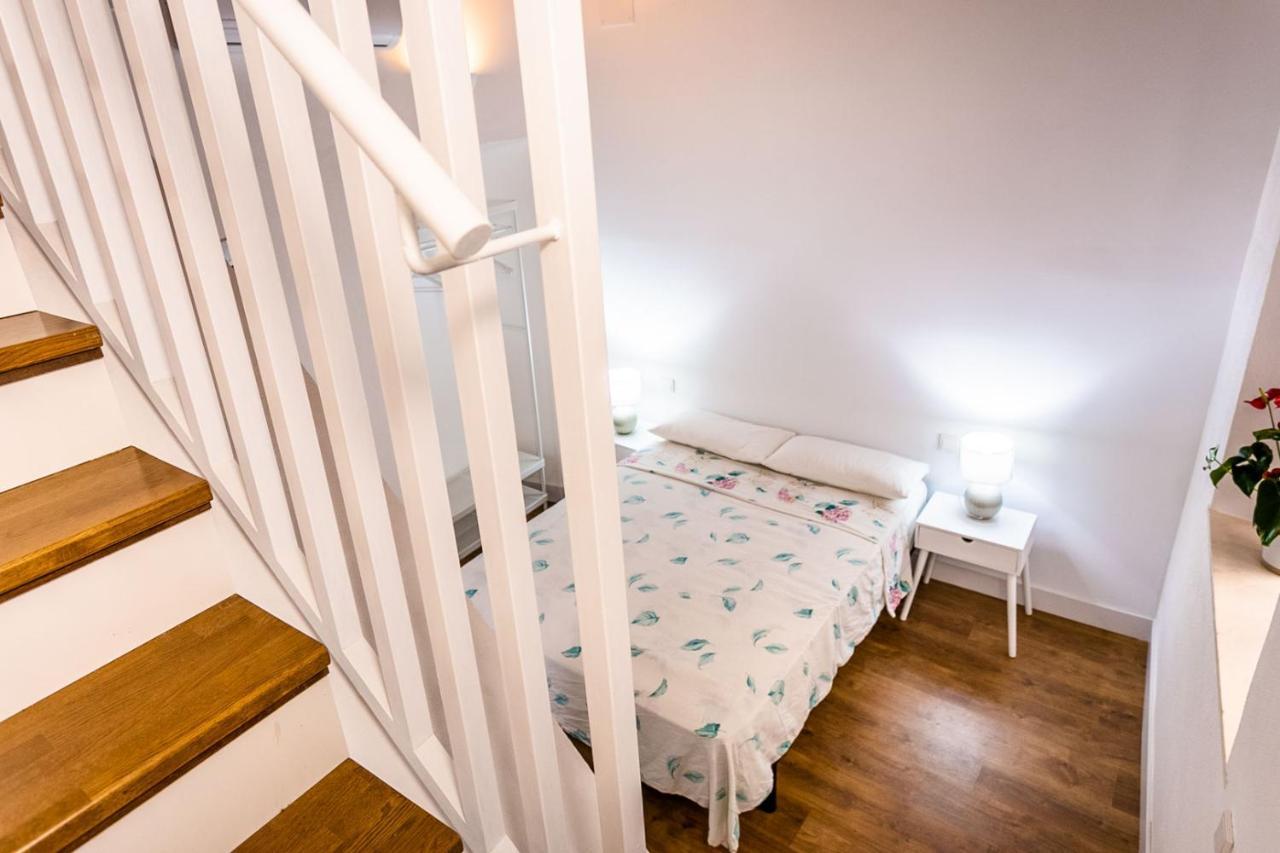 Stunning Apartment In Central Севилья Экстерьер фото